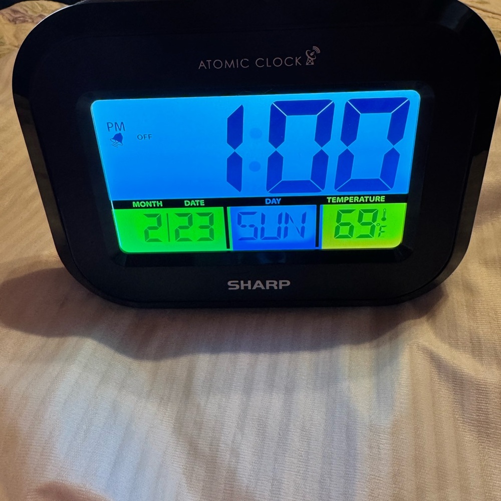 Sharp Atomic Clock with Blue and Green Display